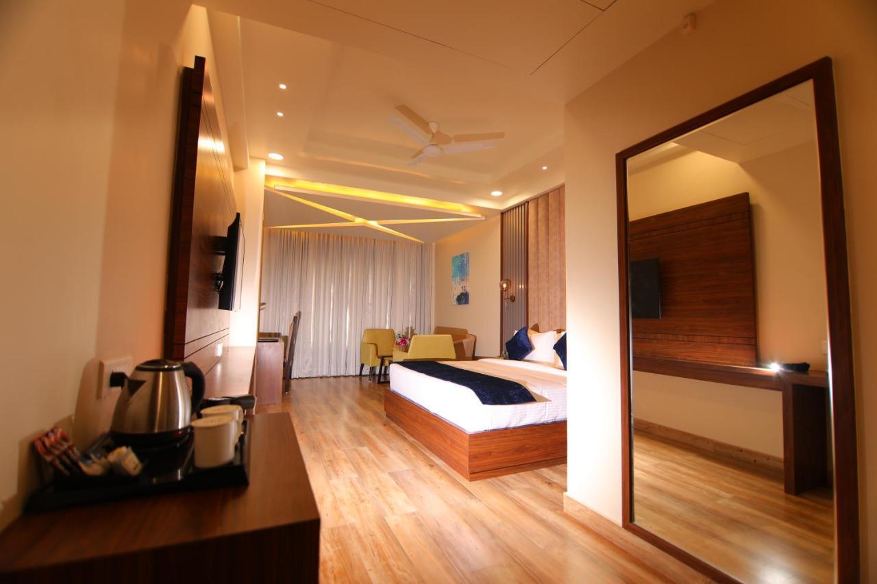 The Forest Hill Hotel Haridwār Esterno foto